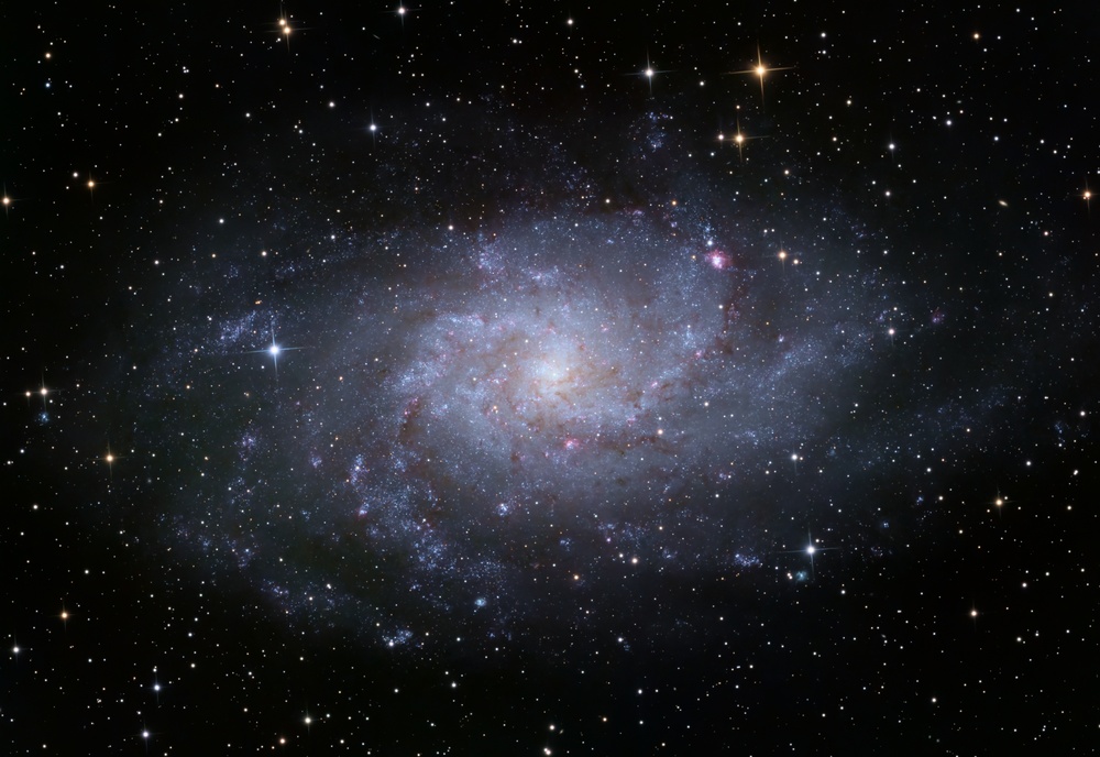 6h (120 x 3min) Broadband. Processed with NoiseX and BlurX. Cropped. You might notice M33 is bluer than M31 – that’s not color calibration gone wrong, it’s due to M33 having more hot young blue stars and M31 having an older population of redder stars.