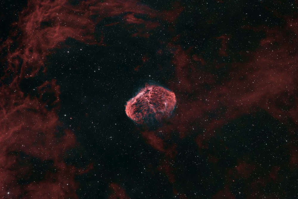 3h20m (40 x 5min) Dualband.Processed with DeepSNR and BlurX. Pattern recognition might classify this one as a supernova remnant, but in fact it’s just a very angry star in there whipping up the local dust.