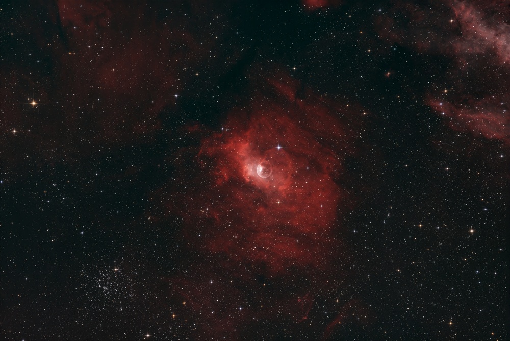 3h30m (70 x 3min) Dualband + 38min (19 x 2min) Broadband. Processed with NoiseX and BlurX. Here the starless dualband image was combined with the broadband stars to get a true color image of the stars with a Ha/Oiii nebula.